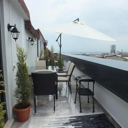 Cozy Flat With Terrace & Sea View *